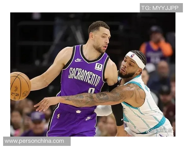 国王与尼克斯激战正酣NBA赛场精彩瞬间回顾与分析