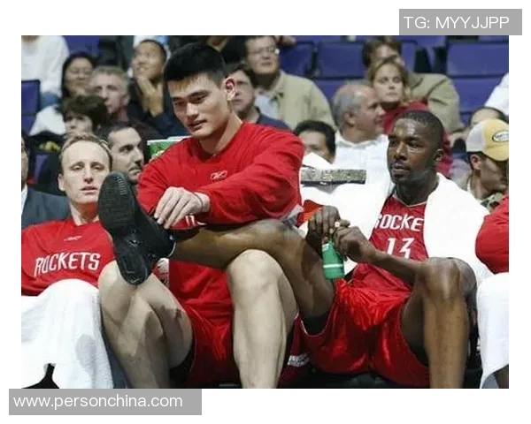 姚明带领火箭队对决骑士全场精彩瞬间回顾与分析