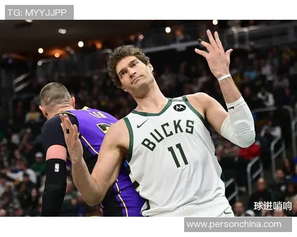 布鲁克洛佩斯：从篮球新星到NBA顶尖中锋的成长之路