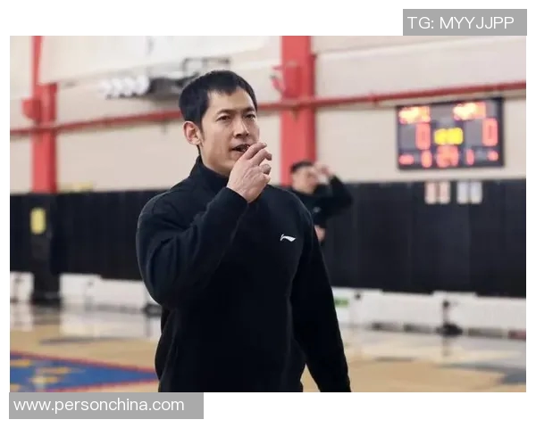 张庆鹏：从篮球场上的传奇到生活中的奋斗者，探寻他的成长与坚持之路