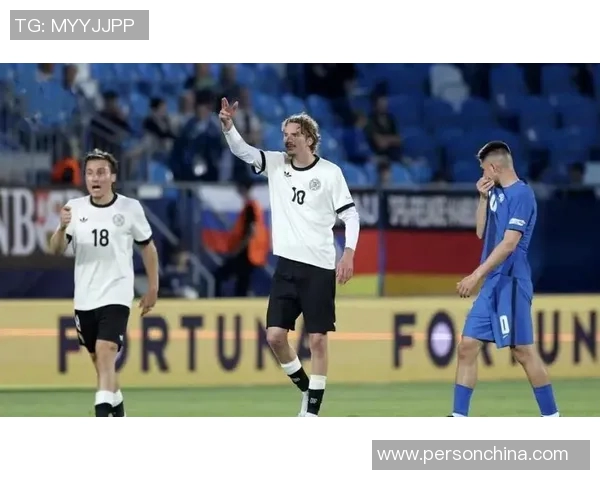 德国队大胜英格兰四比一展现强大实力引发热议