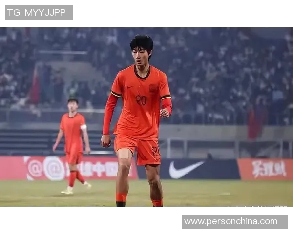 重庆足球队个人能力大幅提升引发关注足球新星崭露头角