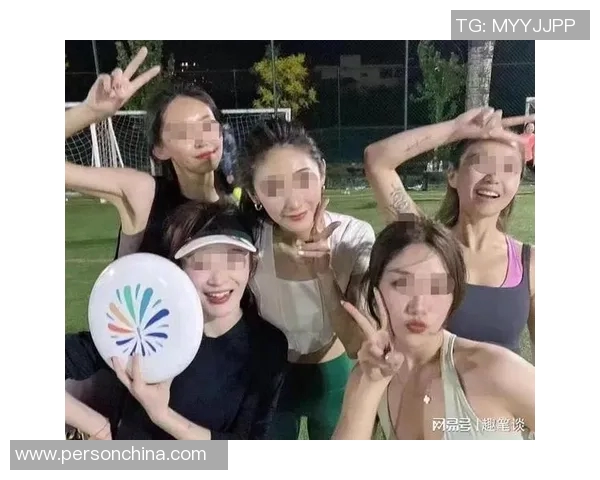 重庆飞盘队在滑板精英赛中的默契配合与精彩表现分析