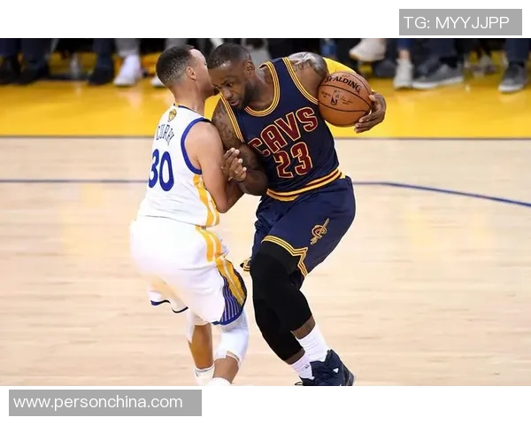 1718赛季骑士对阵勇士的精彩对决回顾与分析