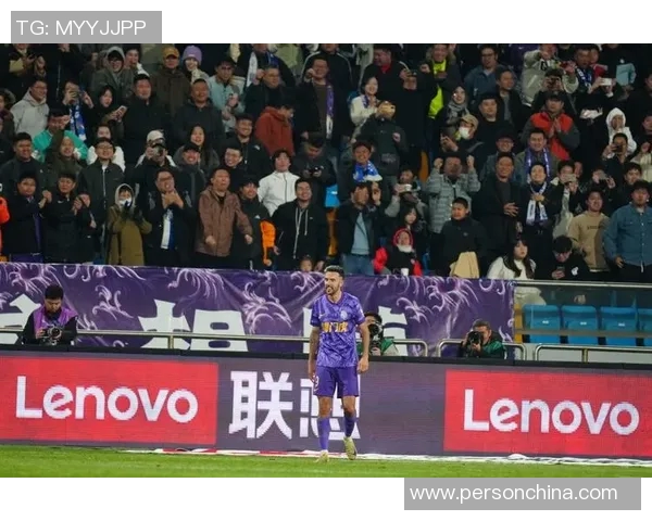 2013年北京国安与天津泰达激战回顾球迷心中的经典对决与精彩瞬间