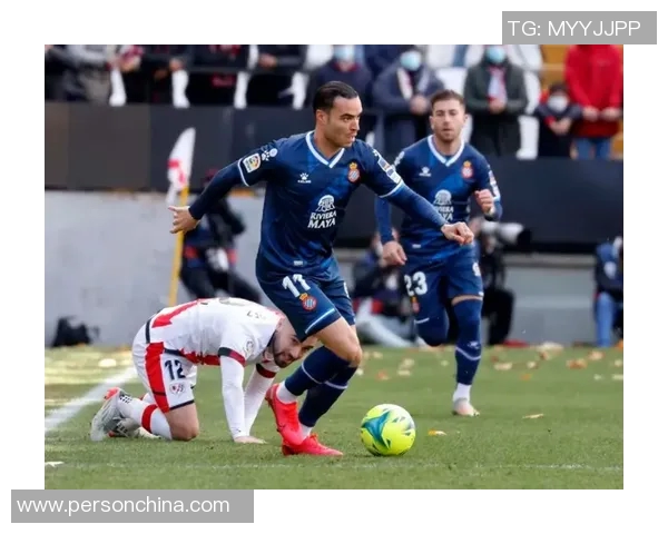 中国蓝男勇战西班牙队展现青春风采与拼搏精神的精彩对决