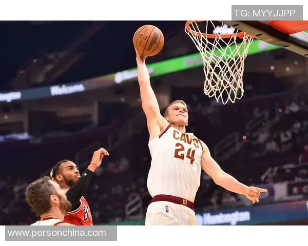 劳里马尔卡宁的崛起之路与篮球梦想的追逐历程